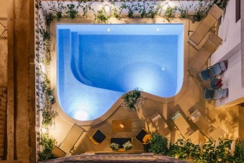 Отличный мини-отель с открытым бассейном в Будве